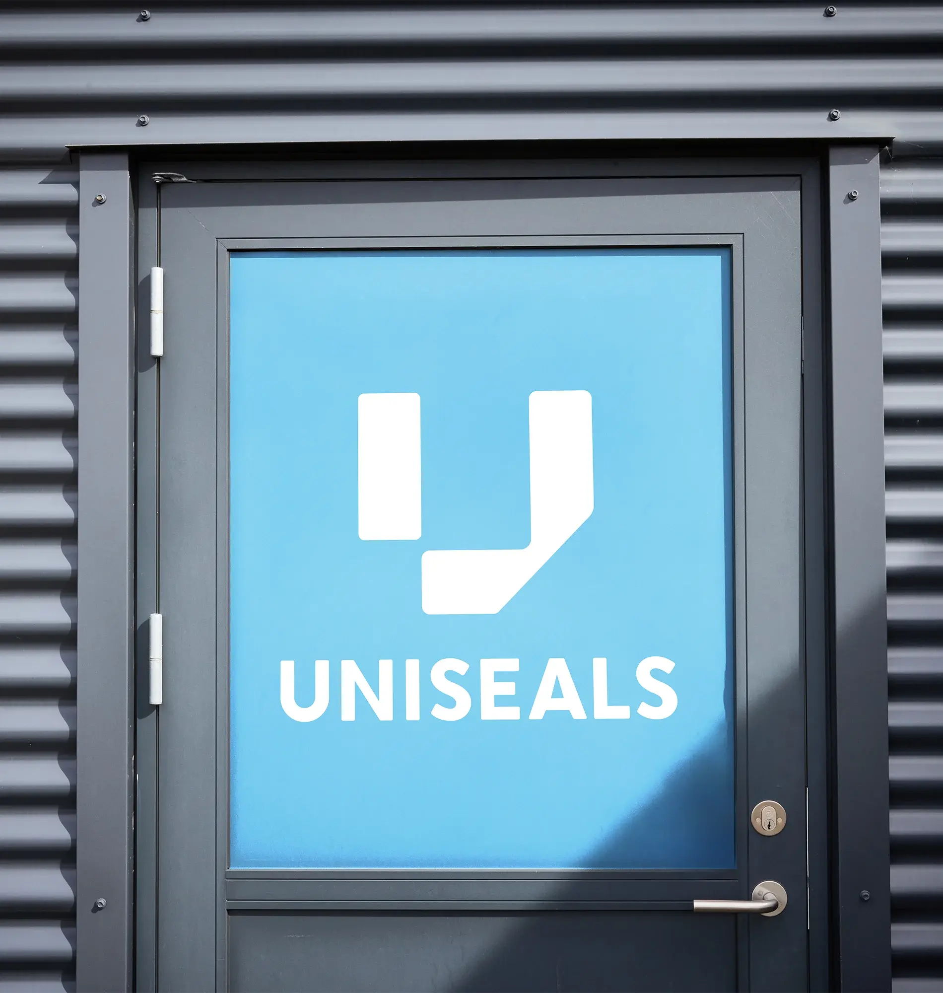 FXA-Website-Cases-Uniseals-Logo-Entrance