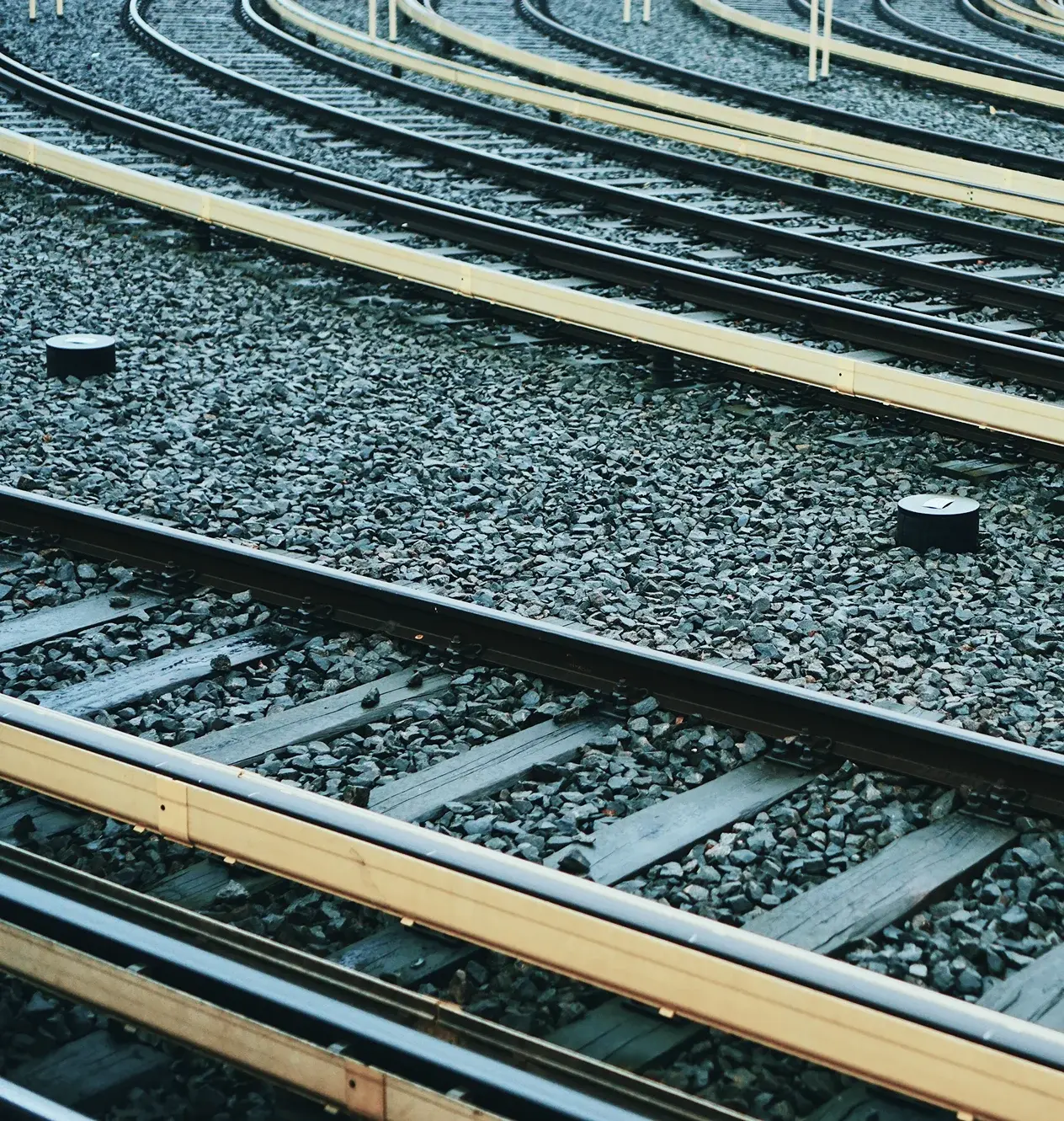 FXA-Website-Cases-Uniseals-Rail